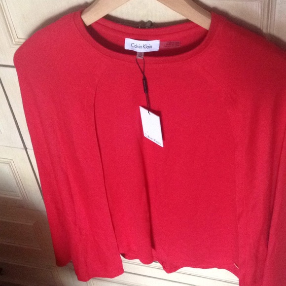 Calvin Klein red top - Picture 2 of 5